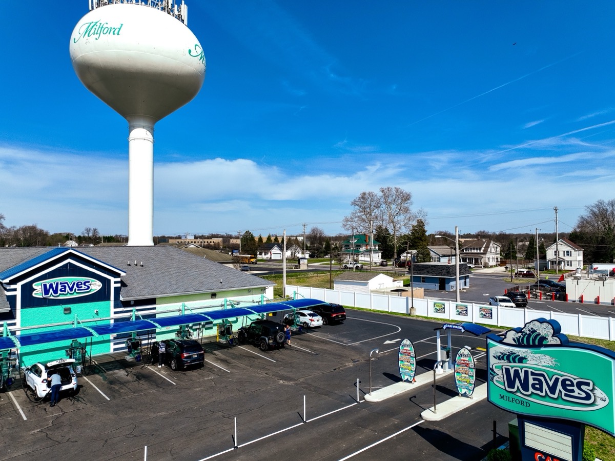 Waves Car Wash Milford — photo 3